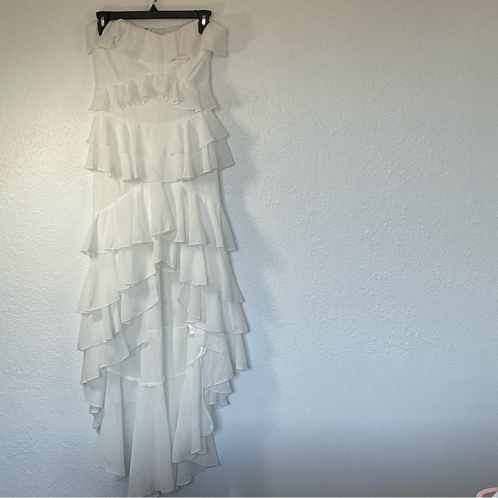 Threads : Ruffled Strapless Dress - Picture 2 of 5